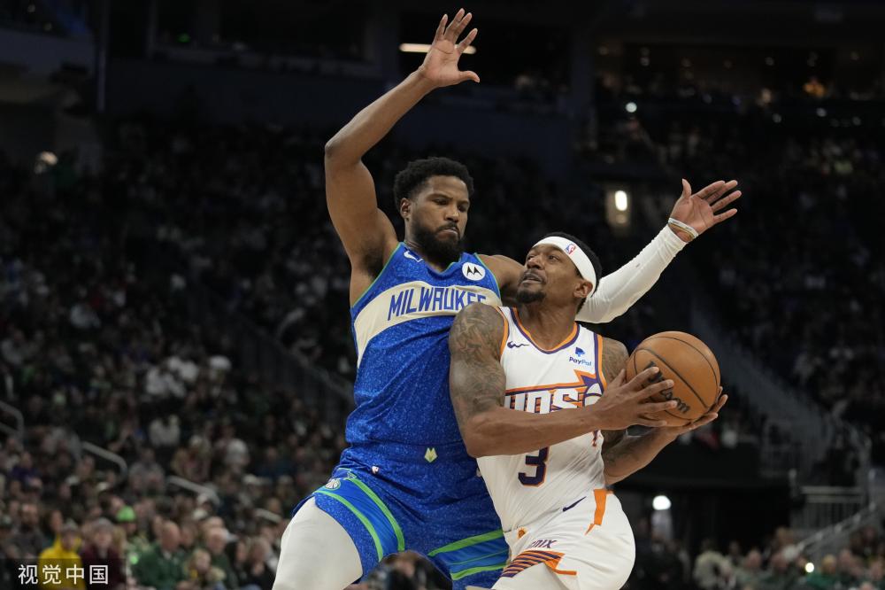 也牵动着两 也牵动着两