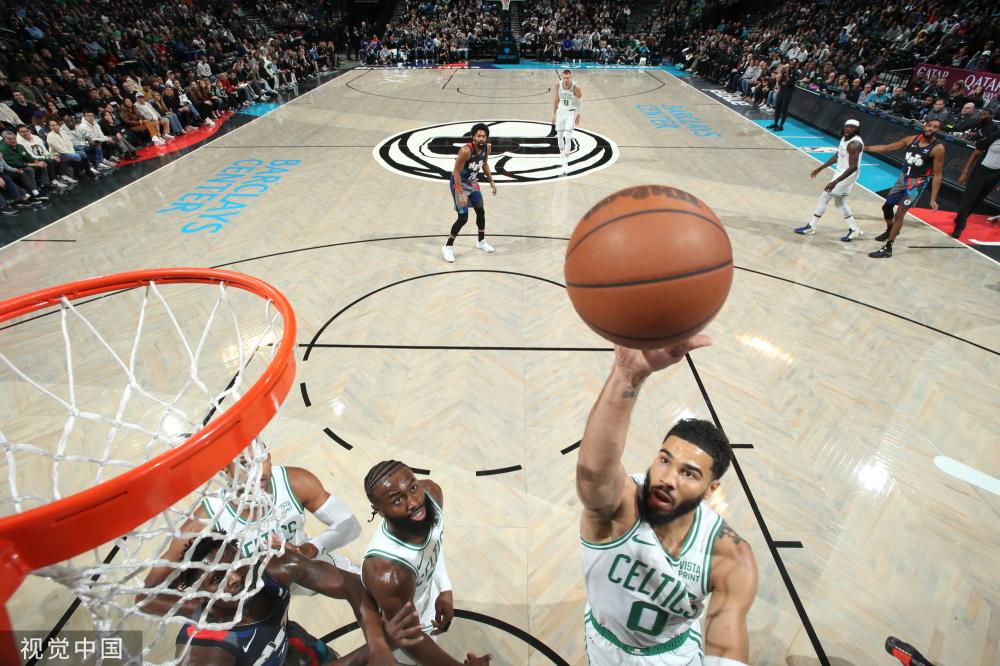 体育探访特许商品店 感受省运会文创产品魅力