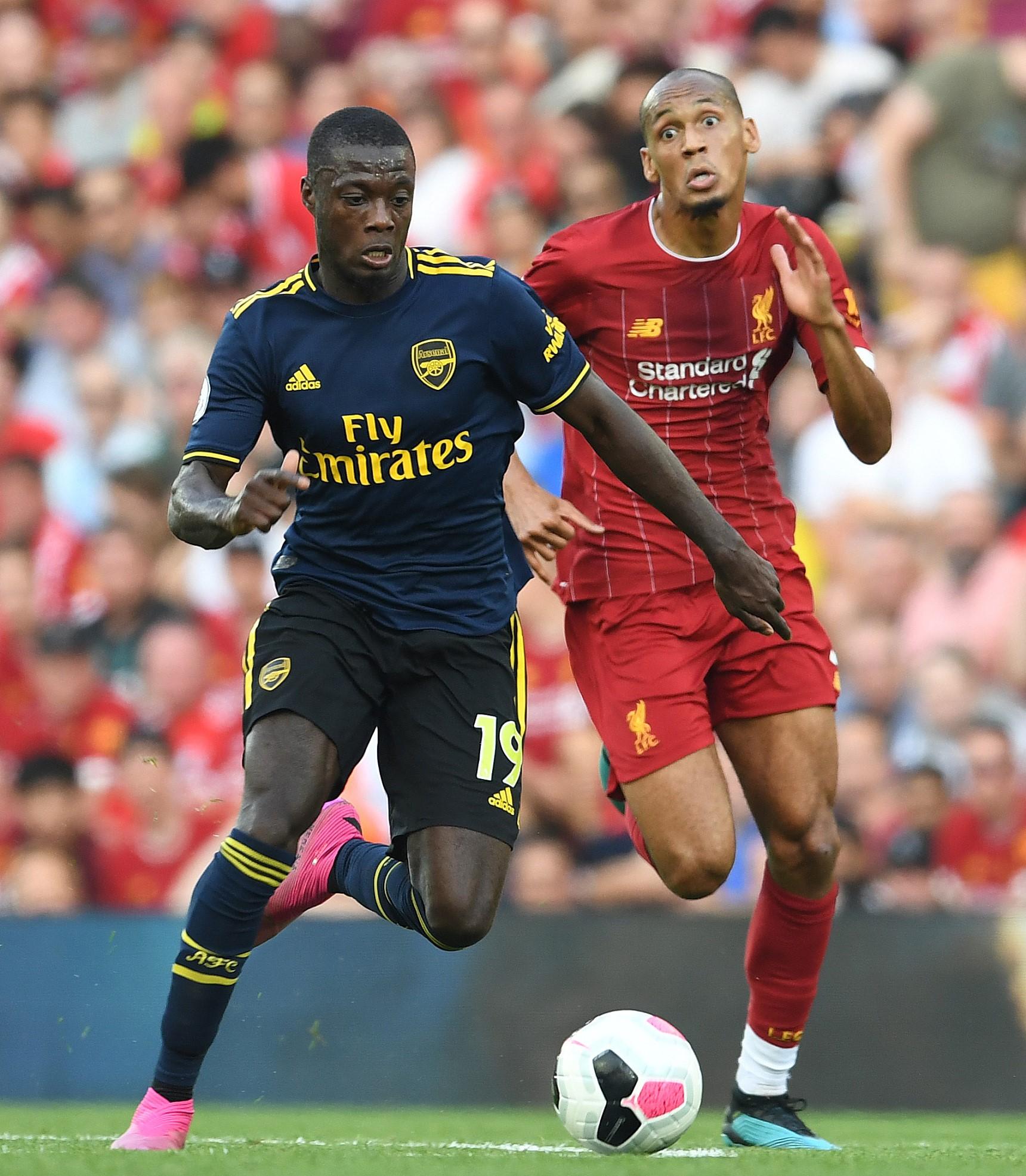 体育探访特许商品店 感受省运会文创产品魅力